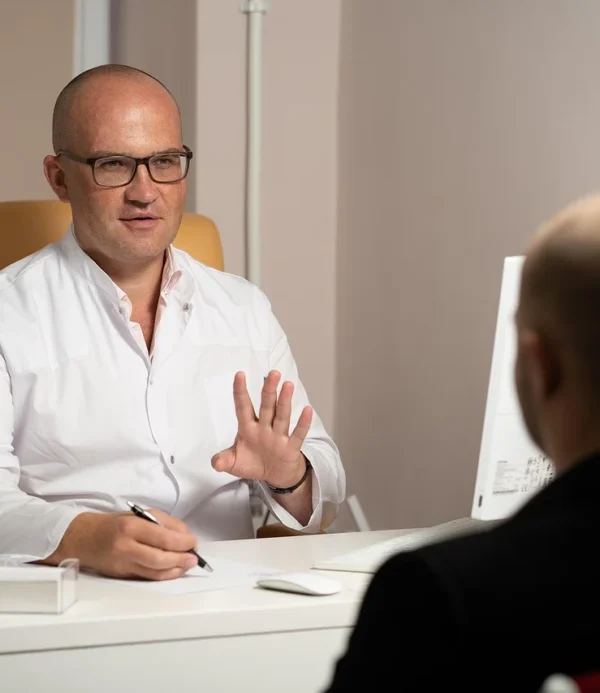 maximilianovich-doctor-5710150_1280